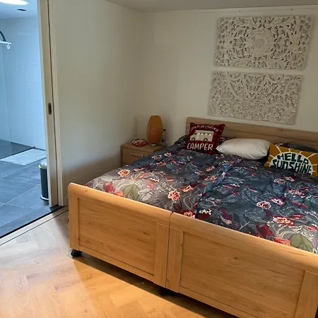 Maison Lelystad Bed & Breakfast *