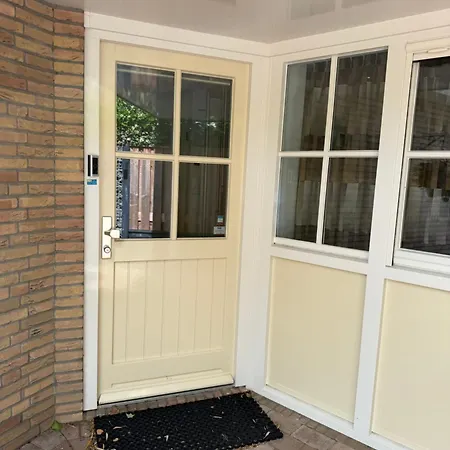 Maison Lelystad Bed & Breakfast